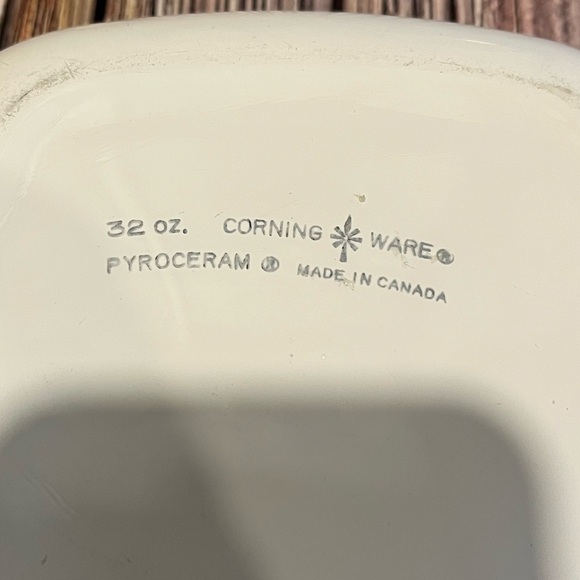 VINTAGE CORNING WARE Blue Cornflower 32 oz Casserole with Lid – Made in Canada - Picture 7 of 10